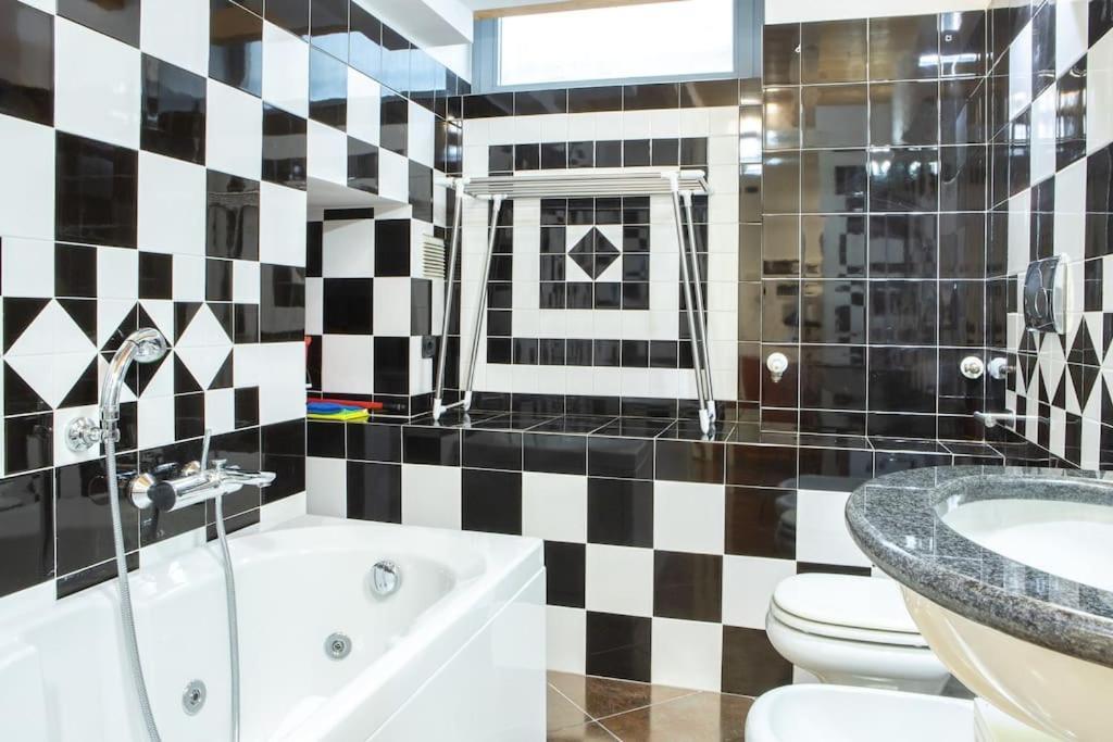 מילאנו Comfortable Flat In Porta Romana מראה חיצוני תמונה